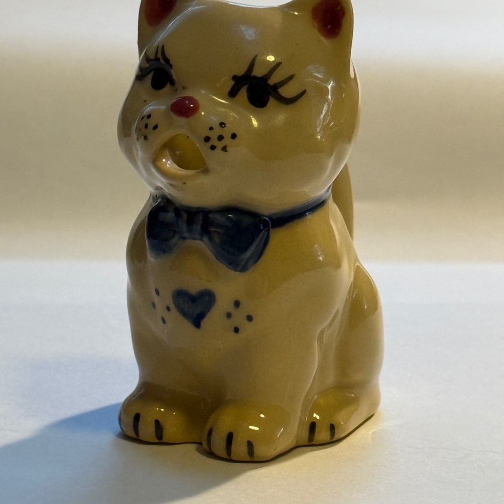 1999 Alpine Pottery Ohio Roseville Glazed Ceramic Hand Painted Kitten Creamer